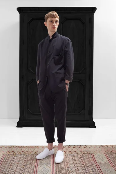 Look 16